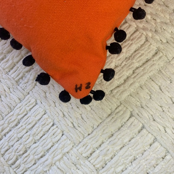 5 PIECE HALLOWEEN BUNDLE INCLUDES COLLECTORS ITEM - Picture 14 of 14